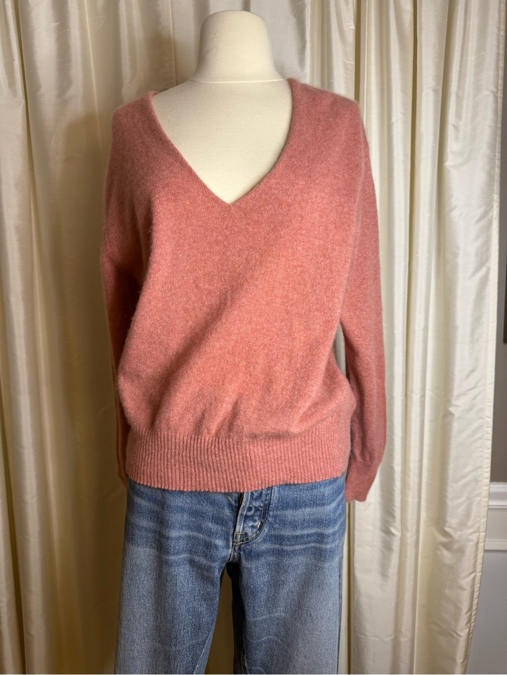 360 Cashmere V-Neck Sweater in Dusty Rose- Oversized Relaxed Fit Small